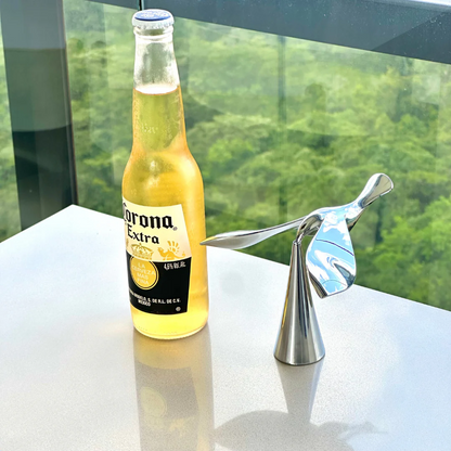 [🎉 Exkluzivně pro členy ]Létající pták – kovový otvírák na pivo s efektem vzdorujícím gravitaci 🐦 designová socha na bar 🍺