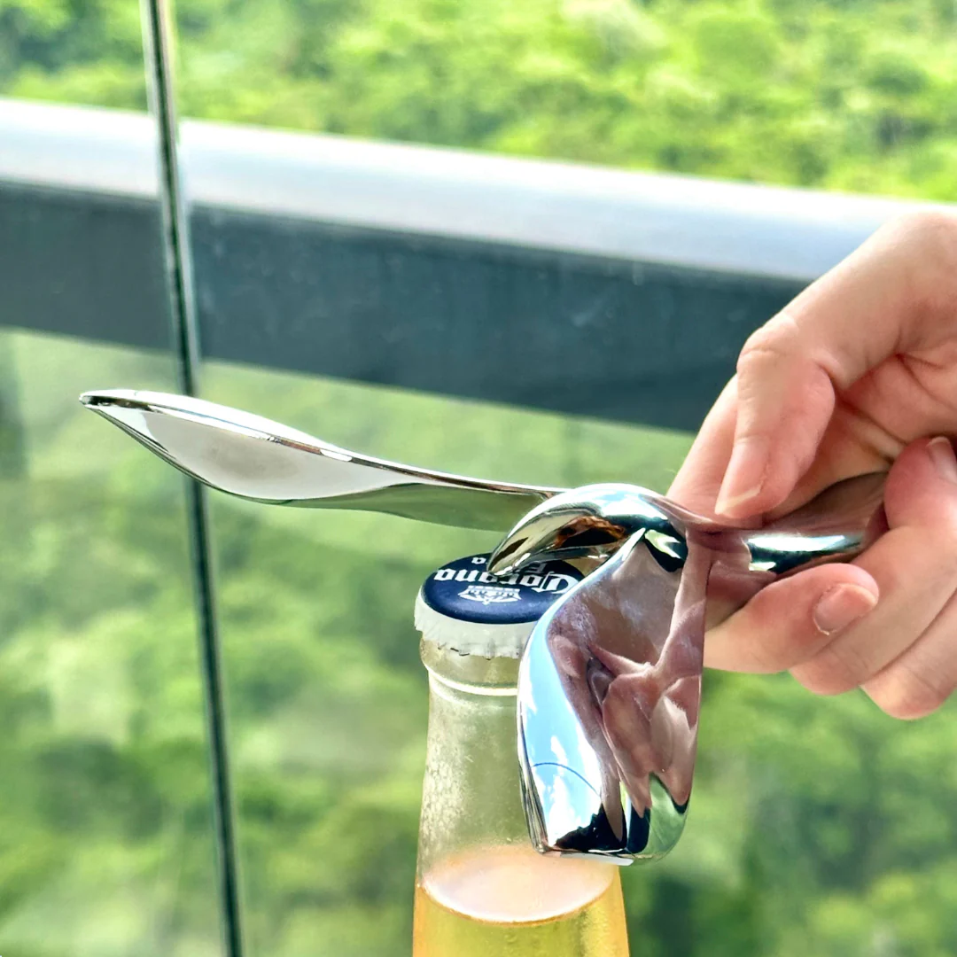 [🎉 Exkluzivně pro členy ]Létající pták – kovový otvírák na pivo s efektem vzdorujícím gravitaci 🐦 designová socha na bar 🍺